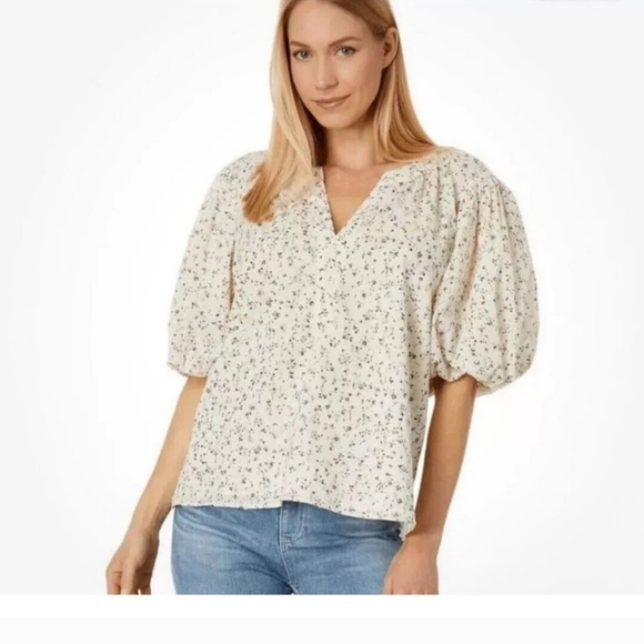 NWT Vince Camuto Blouse Women's Sz S Gold Detail Raglan Puff Sleeve - Picture 1 of 9